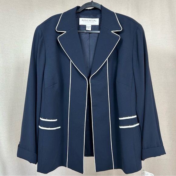 Doncaster Signature Navy Blue White Piping Trim Blazer Size 22W/2X - Picture 1 of 9